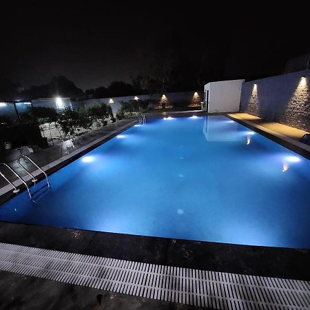 The Lagoon Samalkha Exterior foto